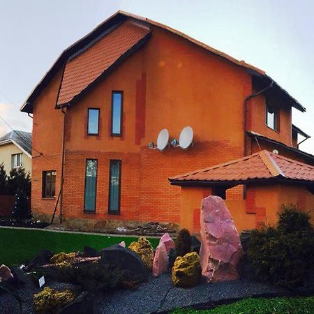فندق Lutsʼkفي  Corner House المظهر الخارجي الصورة