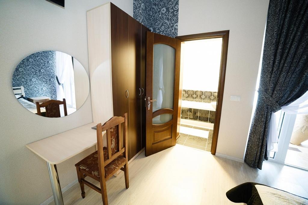 فندق Lutsʼkفي  Corner House المظهر الخارجي الصورة